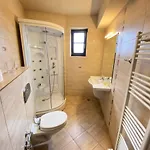 House Trivia Holiday home *
