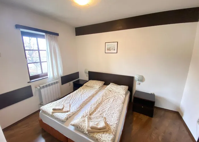 House Trivia * Bansko