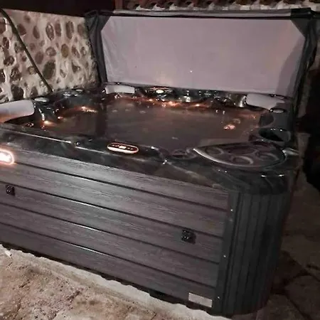 House Trivia بيت للعطل *